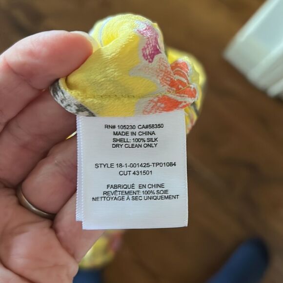 Joie silk yellow floral off shoulder crop peasant top xs - Picture 7 of 11